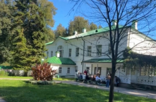 Как Анатолий Некрасов отмечал день рождения вместе со Львом Толстым